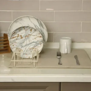 Kitchen & Dining